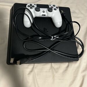 PS4 Slim 1TB